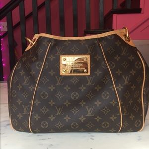 Louis Vuitton handbag ~